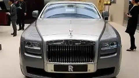 墨尔本杯赛马惊艳：弗莱明顿场面火爆，盛装派对犹如时尚盛事！